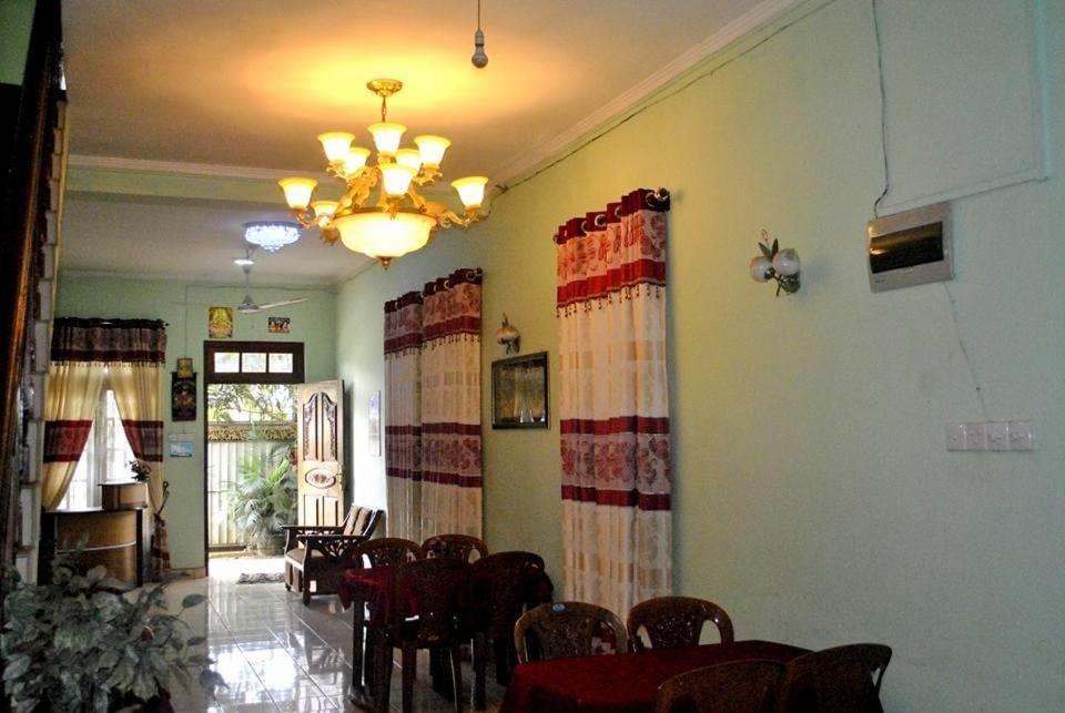 Sri Guest House 巴杜勒 外观 照片